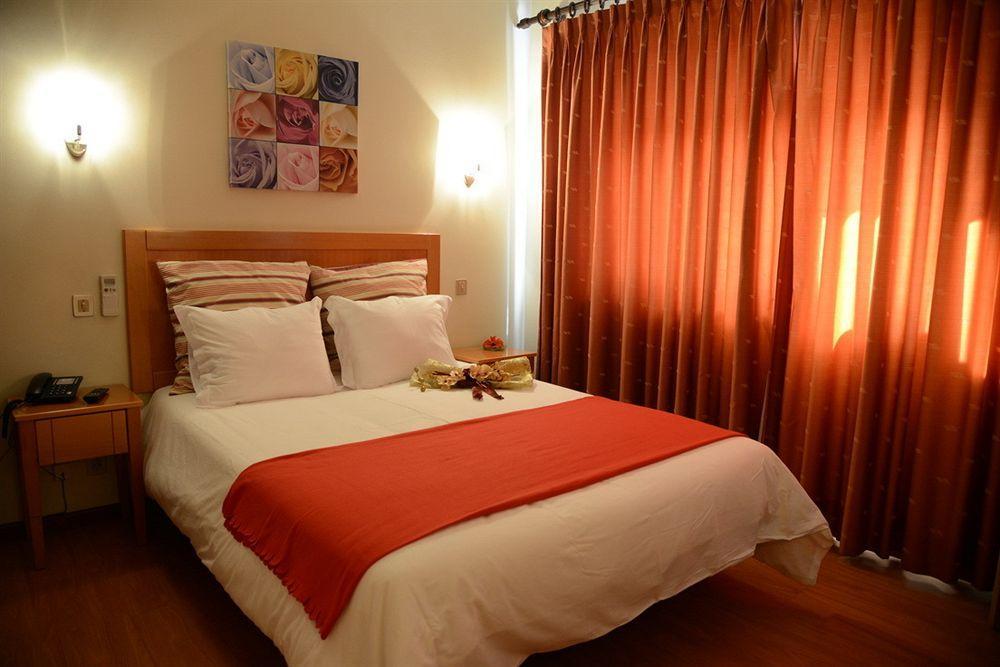 Hotel Dom Lourenco Areia Branca Exterior photo