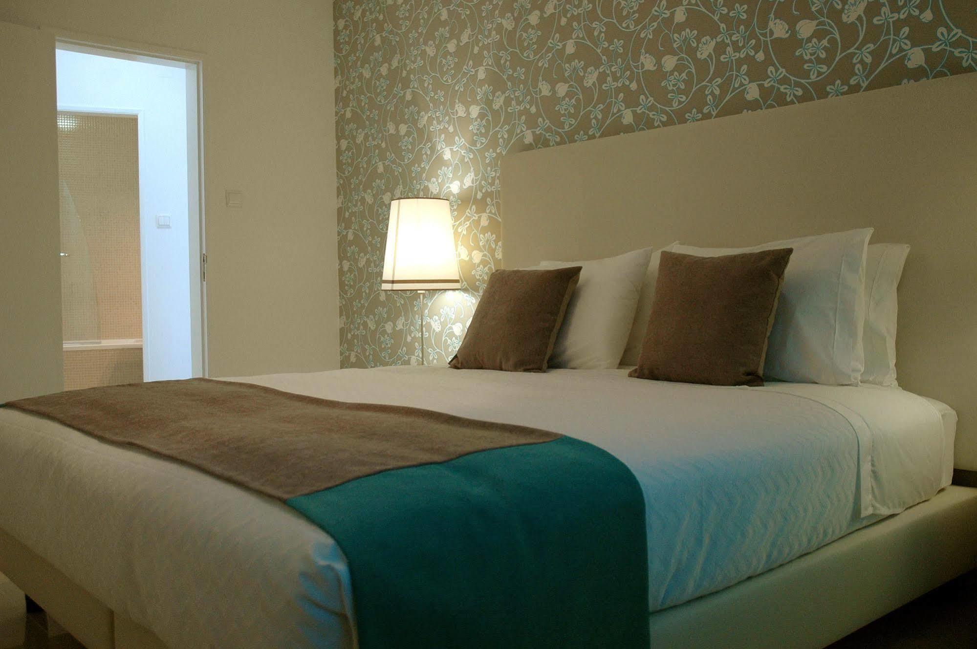 Hotel Dom Lourenco Areia Branca Exterior photo